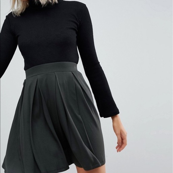 Box pleated faux leather skirt - Picture 3 of 3